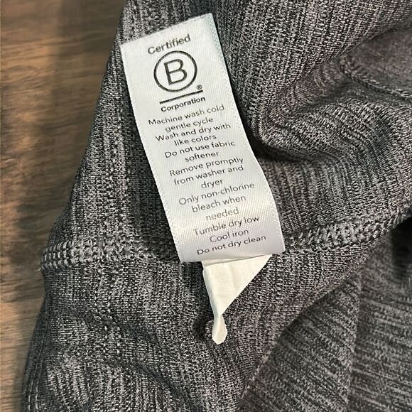 Athleta Gray Ultimate Stash Pocket Capri - Size XS - Picture 12 of 16